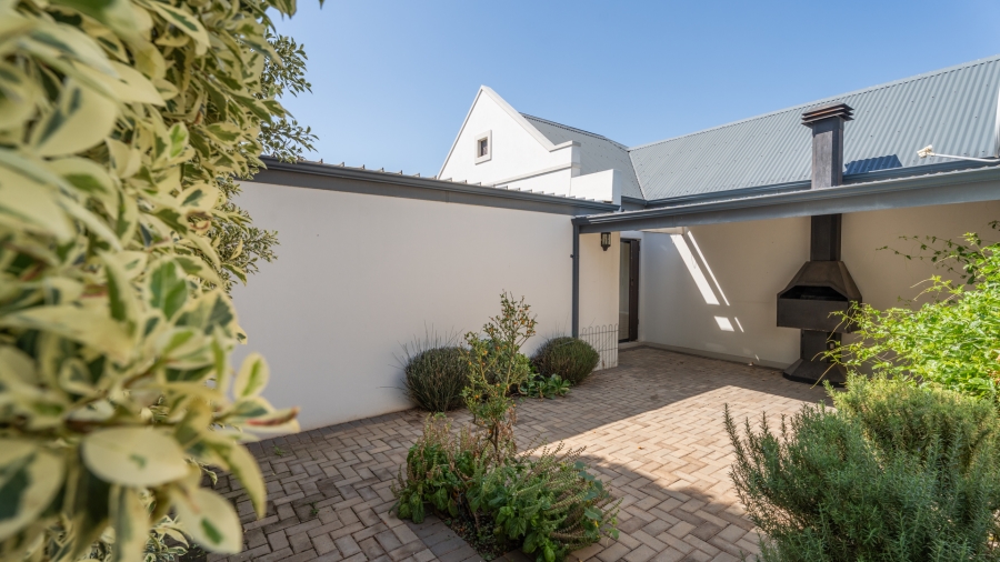 To Let 3 Bedroom Property for Rent in Rouxpark Western Cape